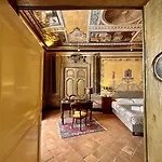 Casa Santangelo - Historical 4* Σαλέρνο