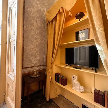 Casa Santangelo - Historical