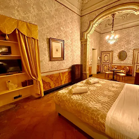 Casa Santangelo - Historical